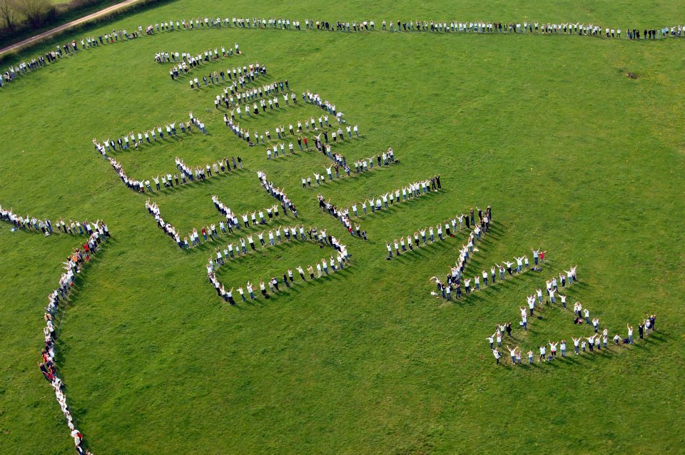 304946_279983445346380_1225591887_n