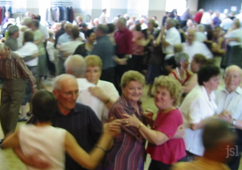 salle-comble-pour-ce-the-dansant-photo-a-b-(clp)-1462194157